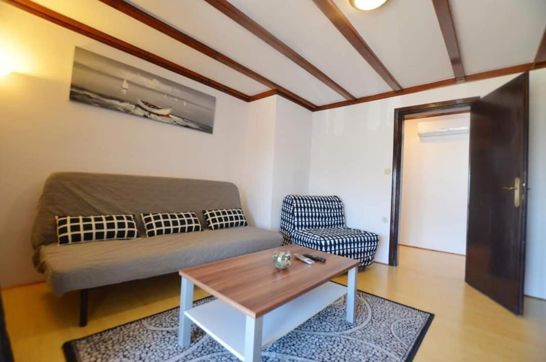 Tony Apartments Ровинь Экстерьер фото