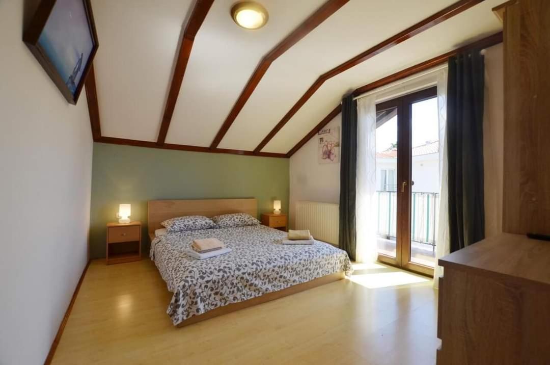 Tony Apartments Ровинь Экстерьер фото